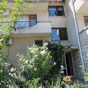 Izgrev Sarafovo Penzion
